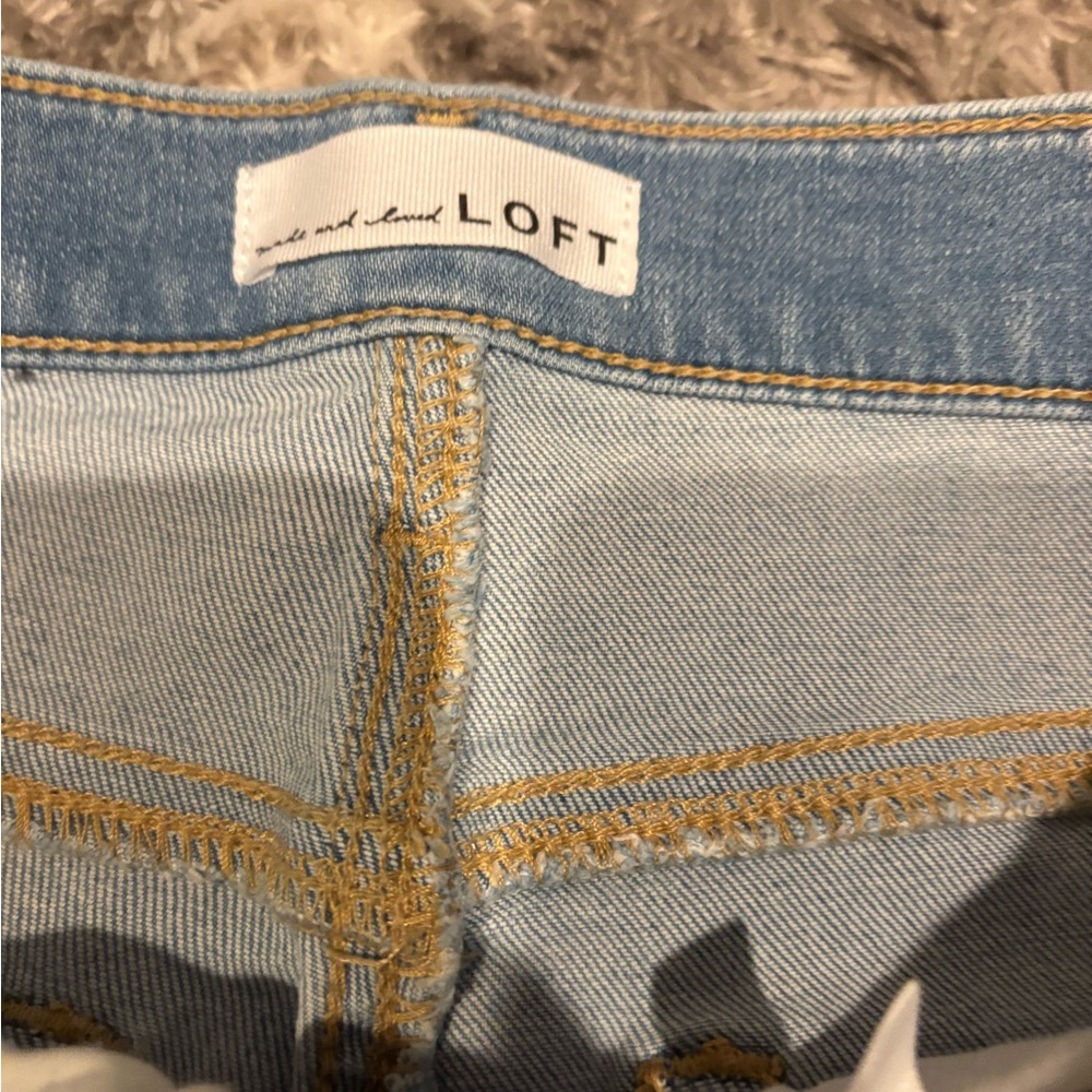 LOFT Women's Blue Jeans Button Up freyed bottoms - Size 8/29 NWOT - Picture 8 of 9